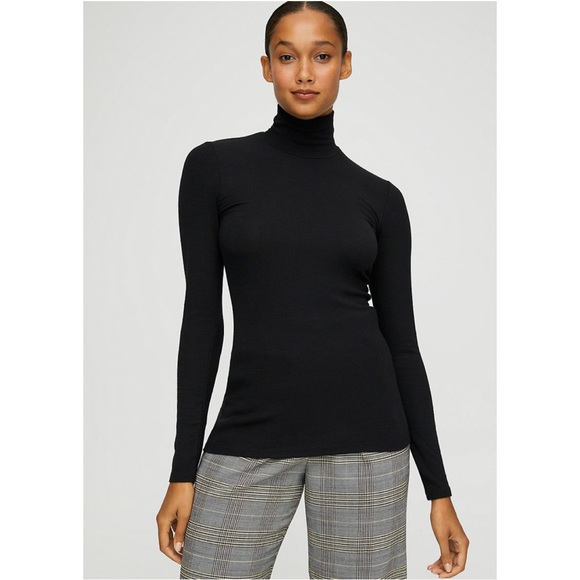 aritzia black turtleneck